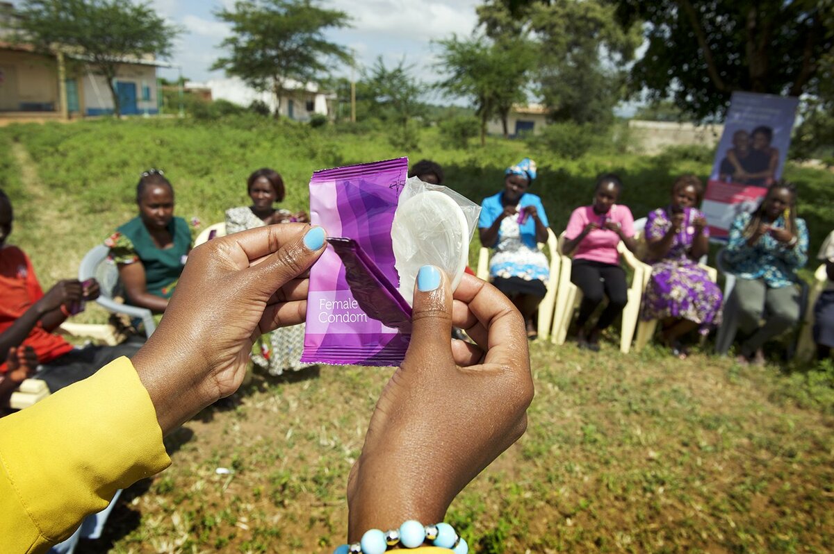 Female condom demonstration